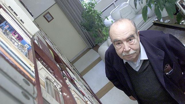 Lázaro Carreter toma la palabra en la Red