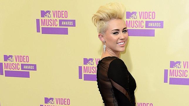 El acosador de Miley Cyrus: «Es mi esposa»