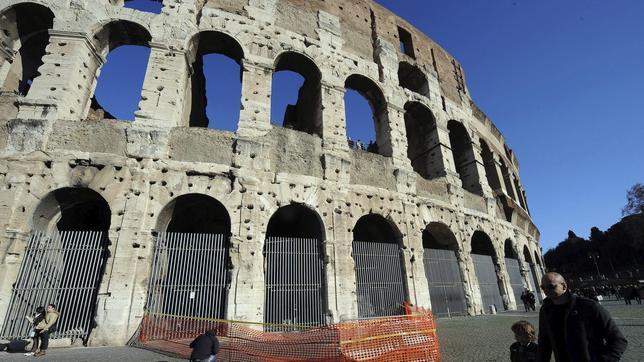 Un joven sirio se quema a lo bonzo en las inmediaciones del Coliseo en Roma