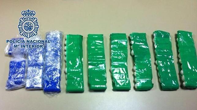 Detenido con un kilo de cocaína en bolsas cuando caminaba por Carabanchel