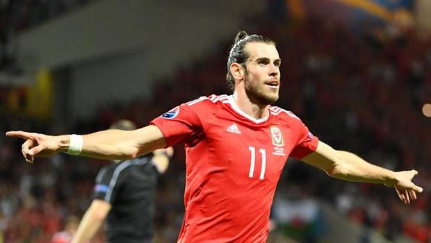 Gareth Bale celebra uno de sus tres goles en la Eurocopa.