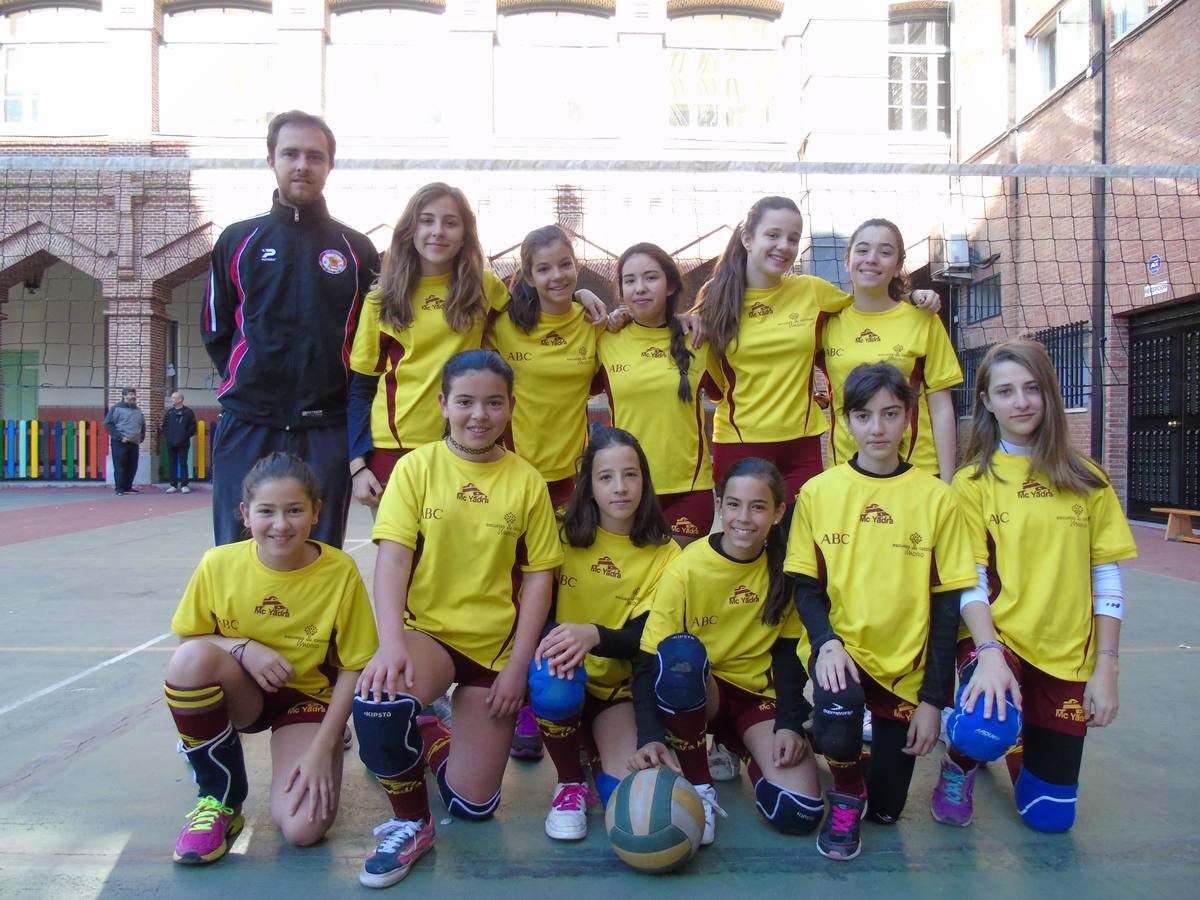 La Salle San Rafael. Miguel (E), María Ruiz (13), Nuria (5), Ainhoa (10), Marta (9), Itziar (14)- Abajo: Isabel (2), Rita (7), Lucía (4), Claudia (6), Paula (3), María Abad (12)