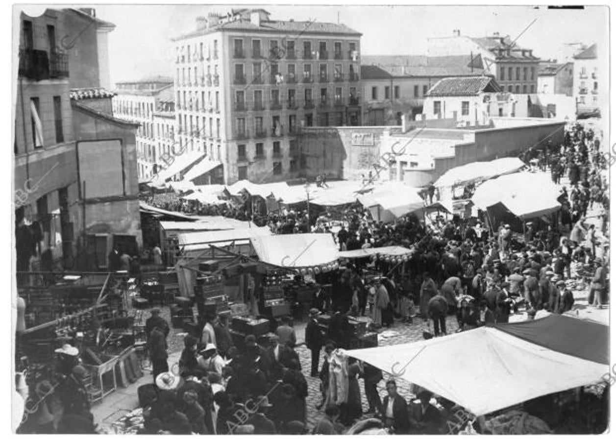 Ambiente de compra y venta en un domingo de principios de siglo XX
