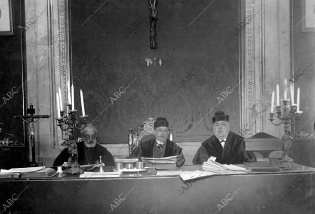 Los magistrados que constituyen el tribunal de derecho en la vista de la causa por los crímenes del Huerto del Francés 