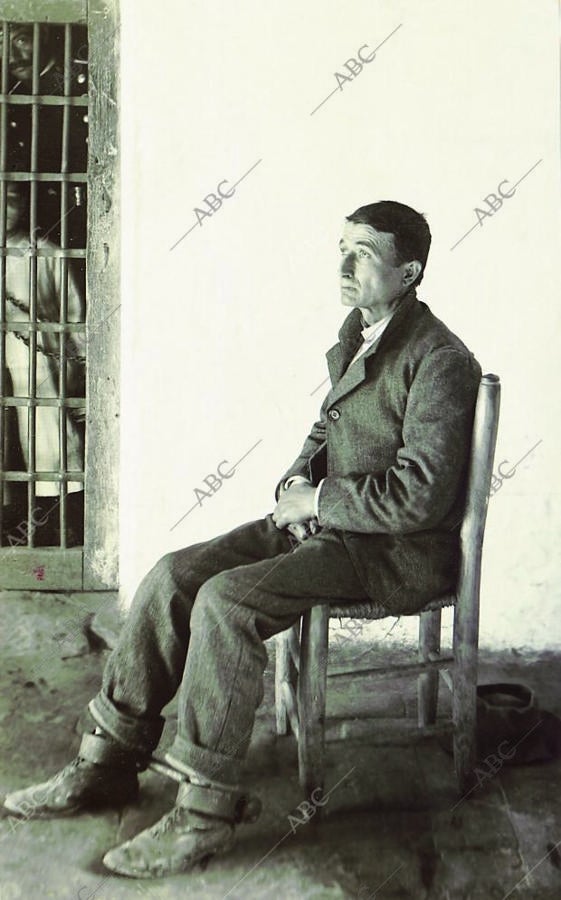 Juan Aldije (el francés) en la cárcel. Fue condenado a muerte, junto a su compinche José Muñoz Lopera. Murió por garrote vil el 30 de octubre de 1906
