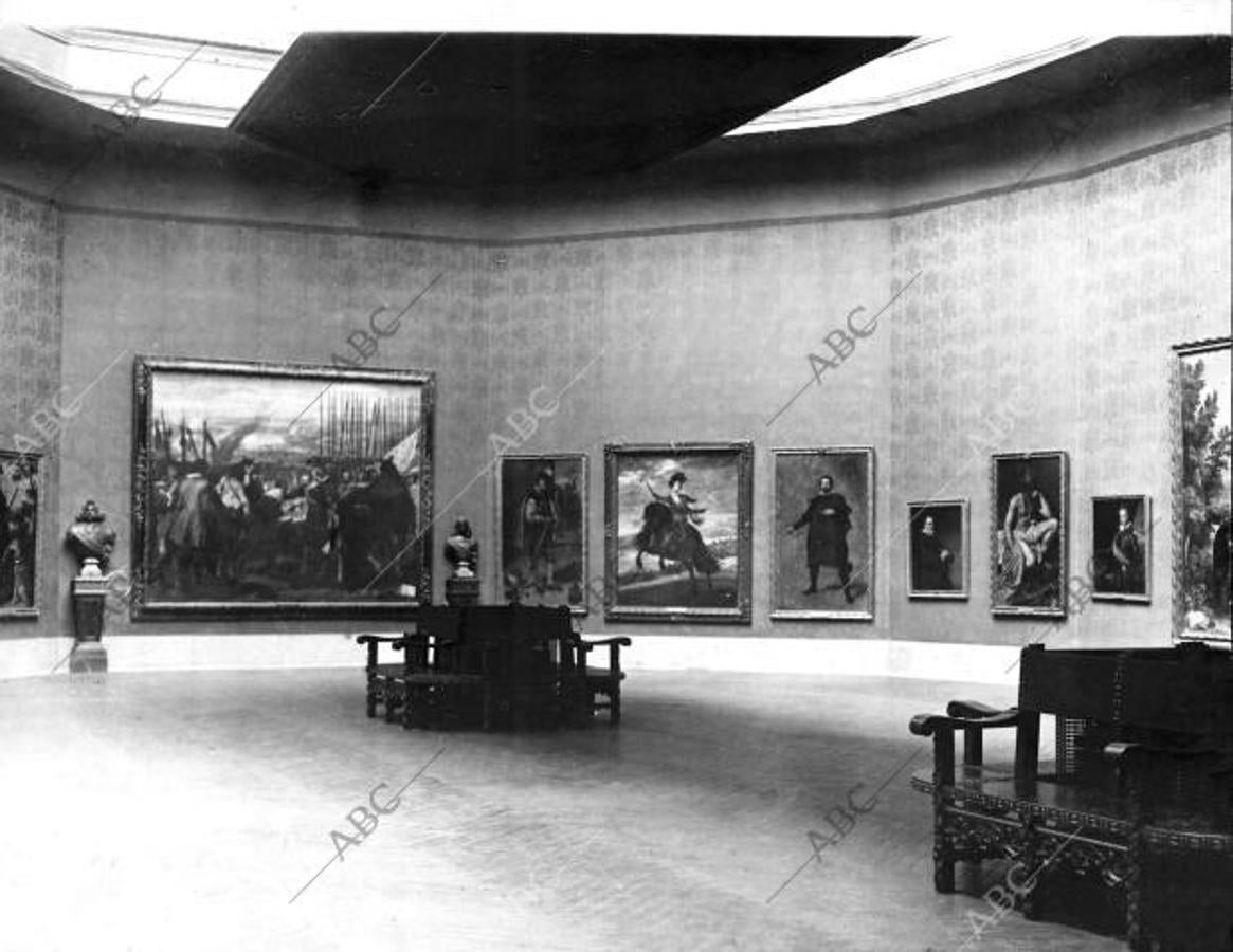 La sala de Velázquez del Museo del Prado el día de su inauguración el 14 de diciembre de 1923