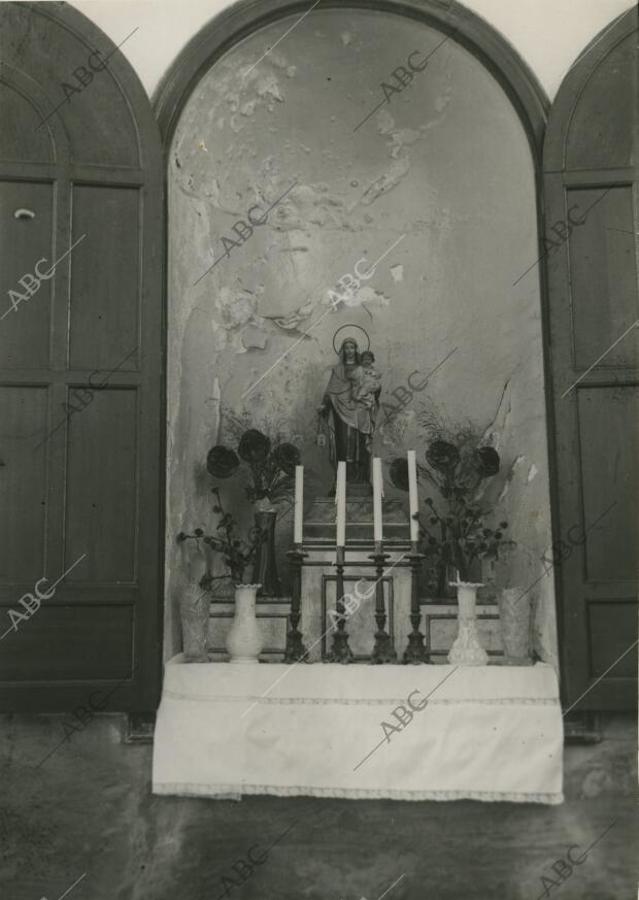 La Virgen de Nuestra Señora del Carmen, ante la que los maestros rezan antes del paseíllo en los años 40