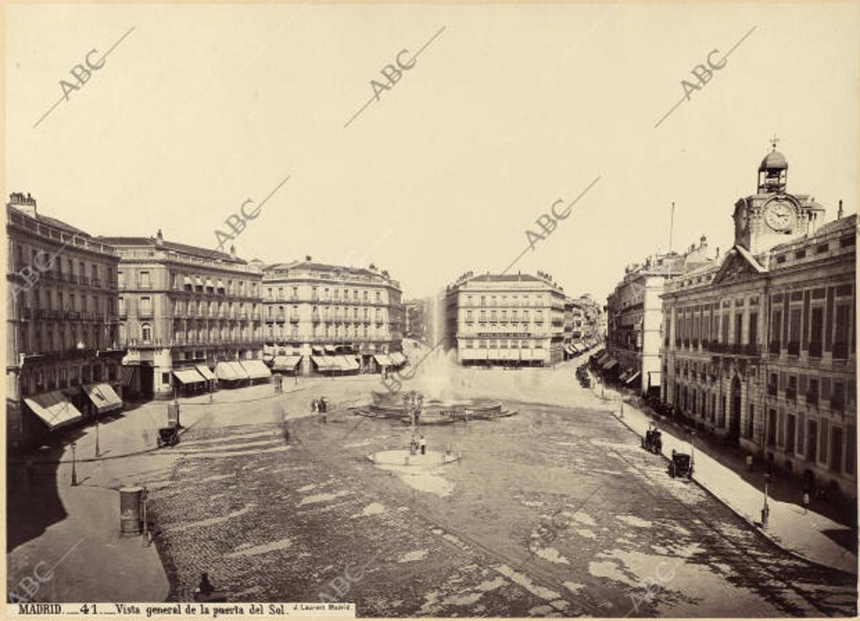 La Puerta del Sol, fotografiada por Jean Laurent en 1864