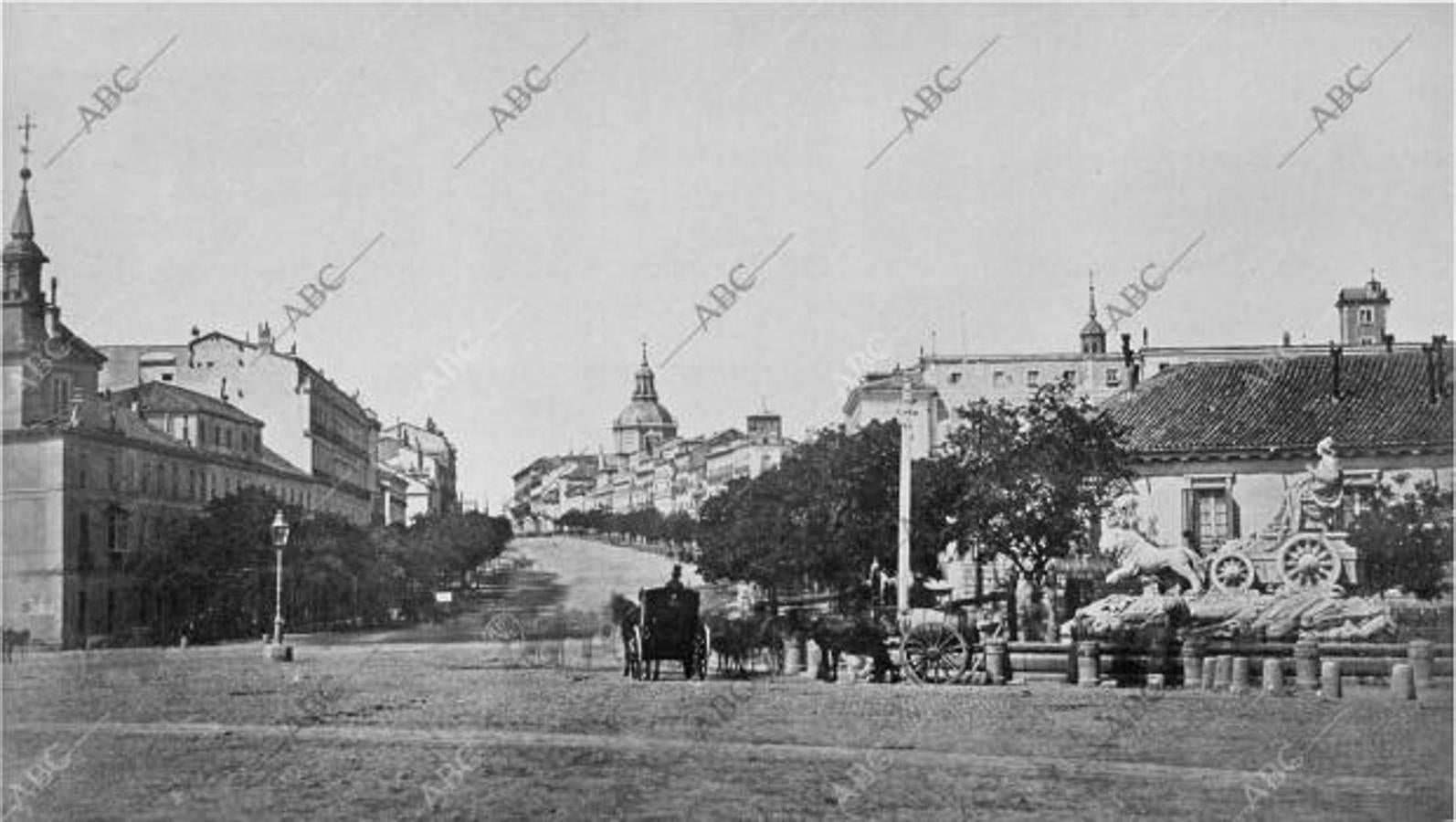 Fuente de Cibeles y calle de Alcalá en 1855. Aún no estaba ni el Banco de España ni el cuartel general del Ejército. (Charles Clifford)