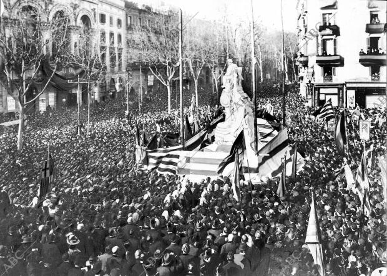 Barcelona, 27/12/1906. Inauguración del monumento al dramaturgo Federico Soler «Pitarra»