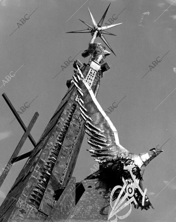 Monumento dedicado a la batalla del Ebro en el pueblo de Tortosa (Tarragona)