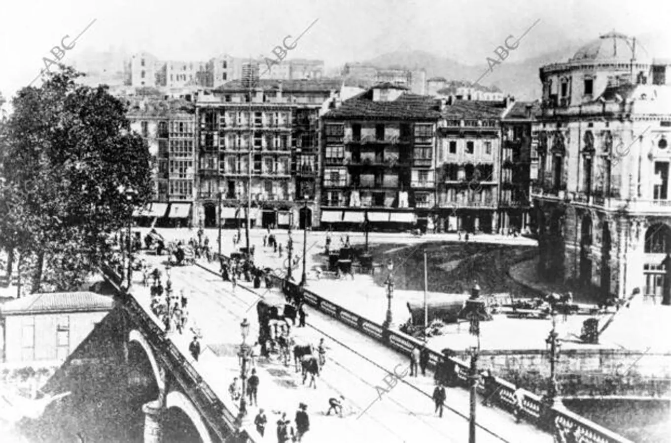 Bilbao (1890 Ca.) puente de Isabel II y el Teatro Arriaga.