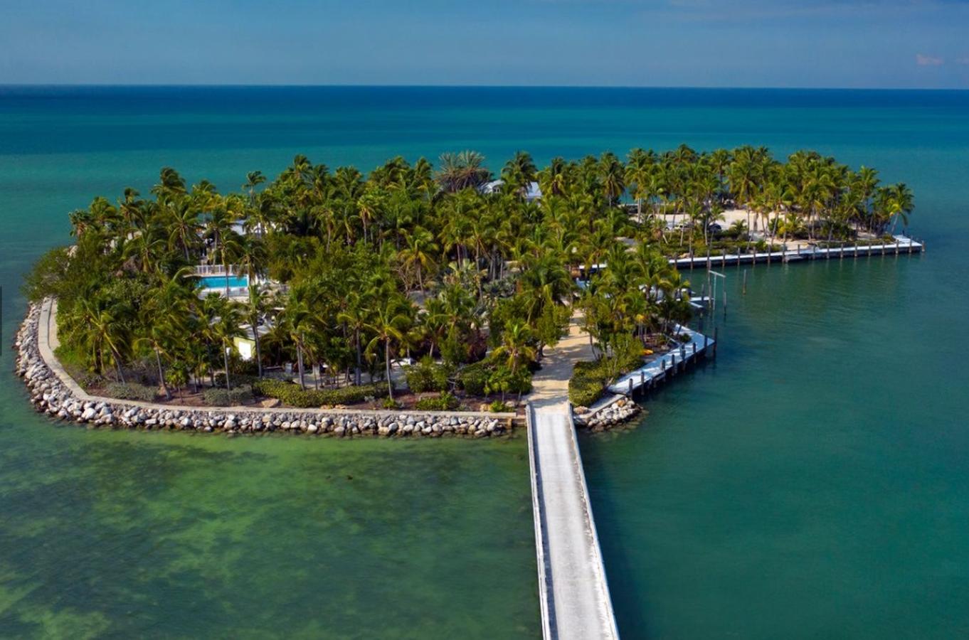 La isla privada más exclusiva de los Cayos de Florida busca dueño por 11  millones