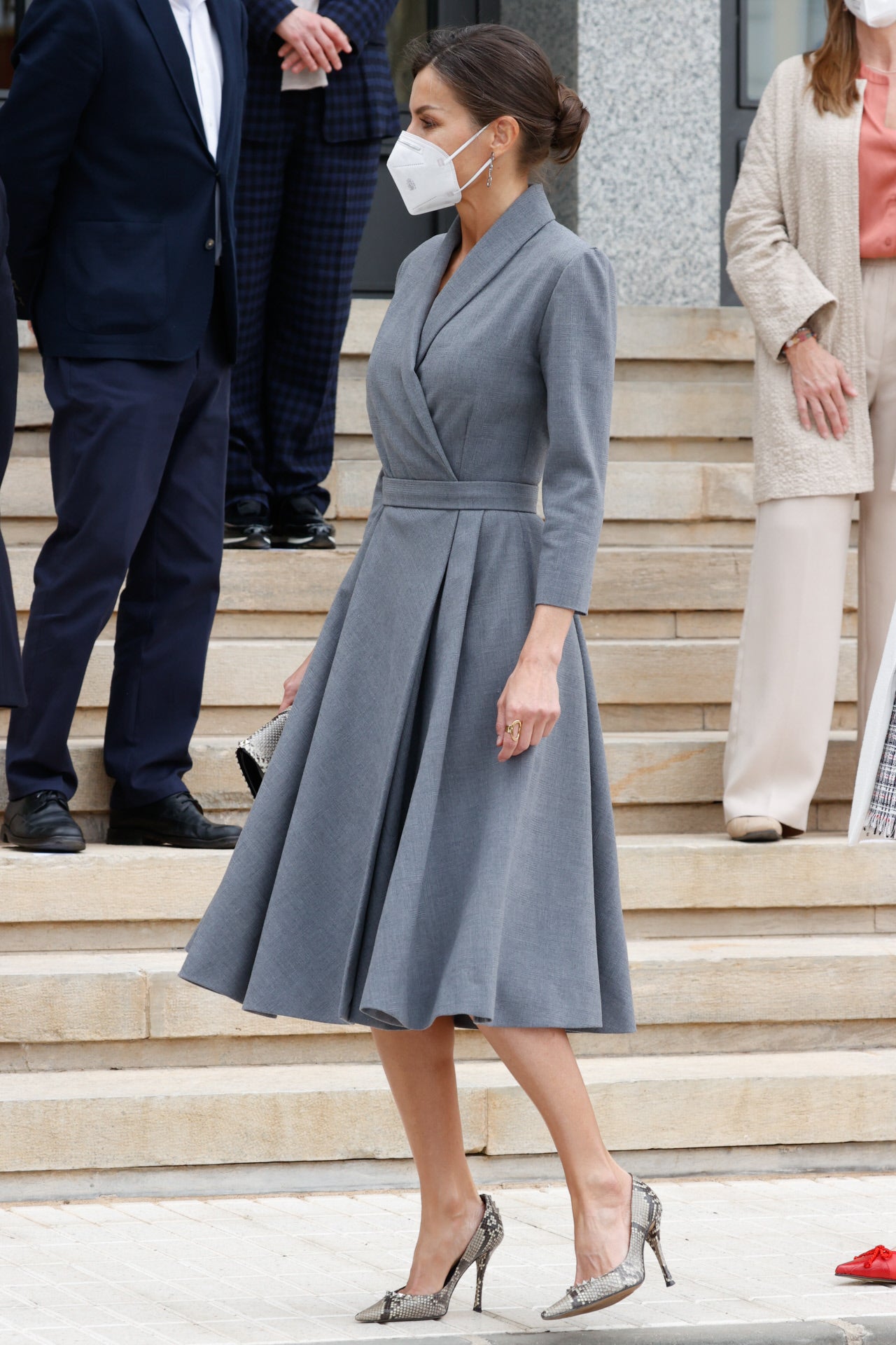 Los looks de la Reina Letizia y sus hijas Leonor y Sofía en la presentación  del submarino Isaac Peral S-81