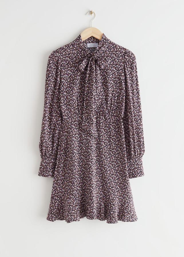 Qué vestido debo usar con botas cortas?