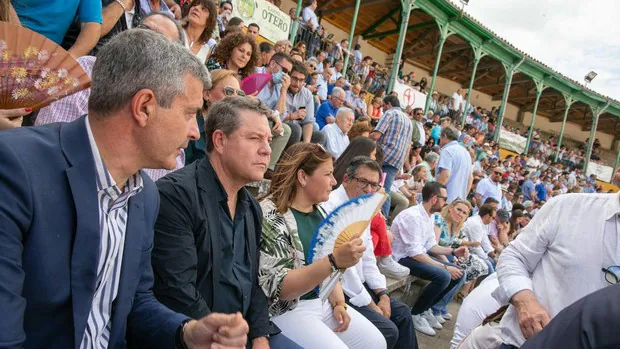 The images of Page in the bullfight of San Isidro in Talavera
