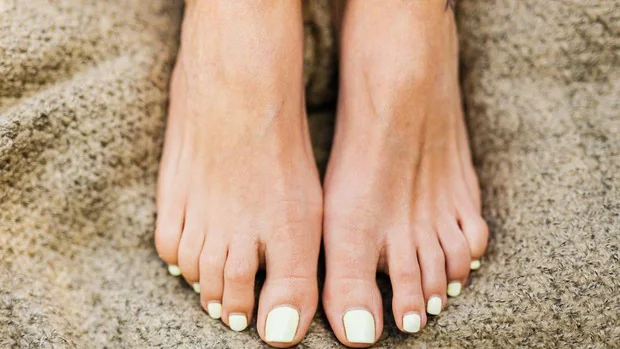 Summer pedicure: ideas for polishing toenails