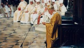 El Papa Juan Pablo II consagró la Catedral de La Almudena el 15 de junio de 1993