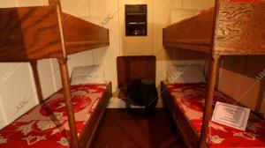 Un camarote de 3ª clase con literas recuperadas del naufragio