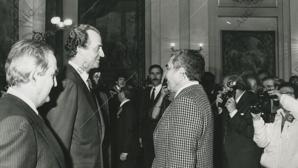 Conversando con el Rey Juan Carlos I en una audiencia en el Palacio Real