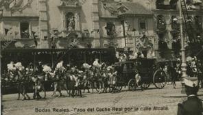 La comitiva a su paso por la calle Alcalá