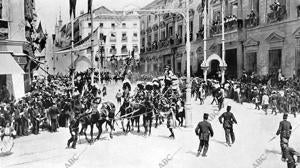 Mateo Morral atenta contra los Reyes de España en la calle Mayor