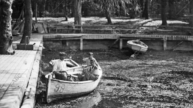 El estanque del Retiro se seca - Archivo ABC