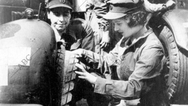 Isabel II, la inglesa que enterró (oficialmente) el hacha de guerra con España