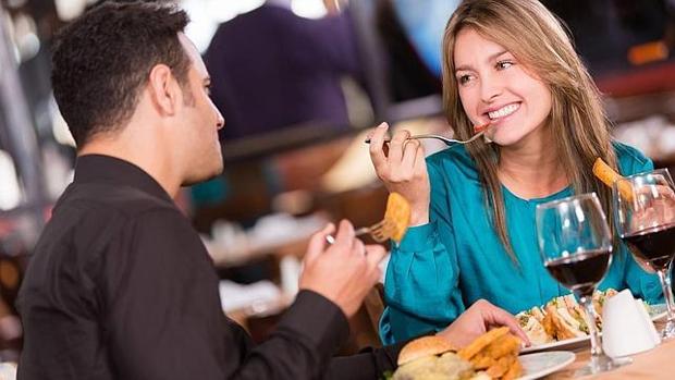 Las mujeres suelen preferir voces más graves