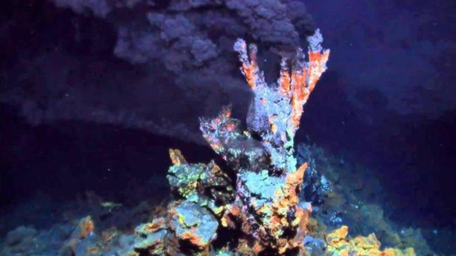 La NASA recrea el origen de la vida en el fondo del océano