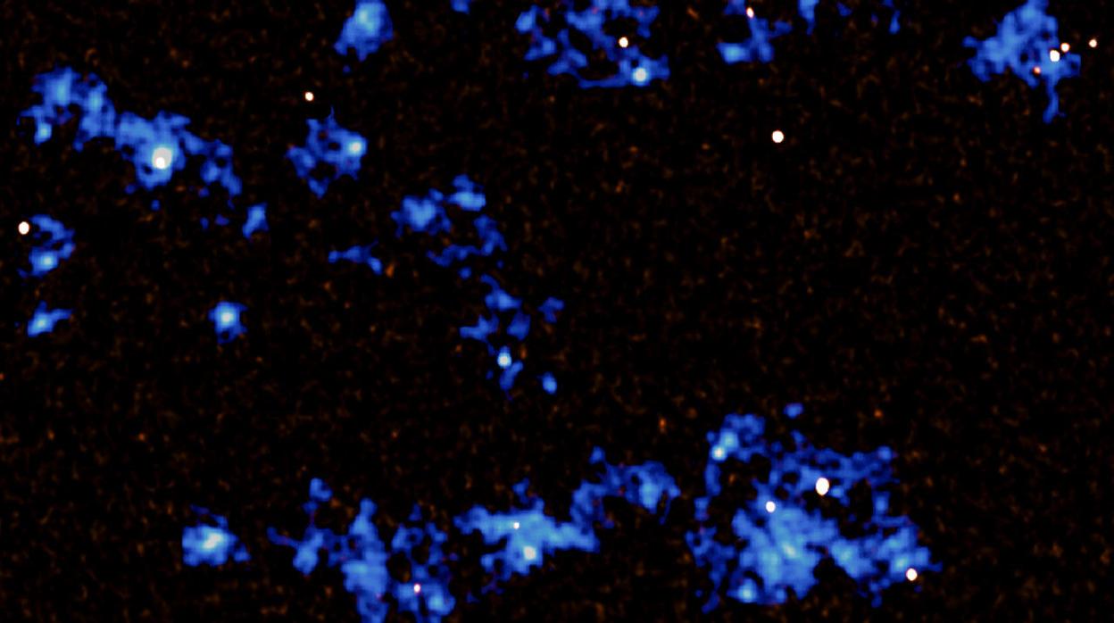 Resultado de imagen de ¡Sorpresa! Las galaxias sincronizan sus movimientos, incluso a enormes distancias"