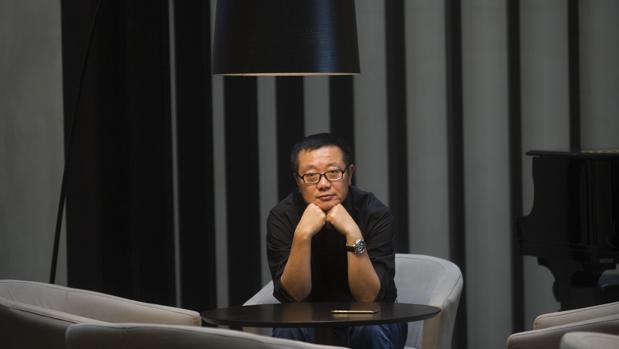 El escritor Cixin Liu, fotografiado durante su estancia en Barcelona