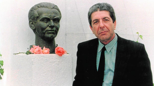 En 1986, Leonard Cohen viajó a Granada para grabar el videoclip de «Take This Waltz» y visitó la casa de Fuente Vaqueros