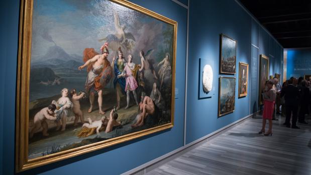La exposición sigue los pasos de Carlos III a través de su viaje por el Mediterráneo