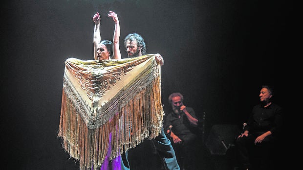 Eva Yerbabuena presentó «Carne y hueso»