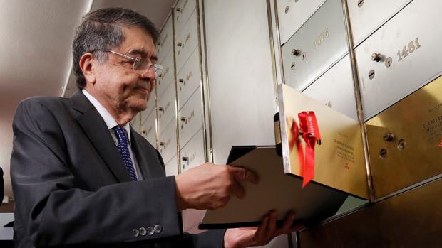 Sergio Ramírez deposita su legado en la Caja de las Letras