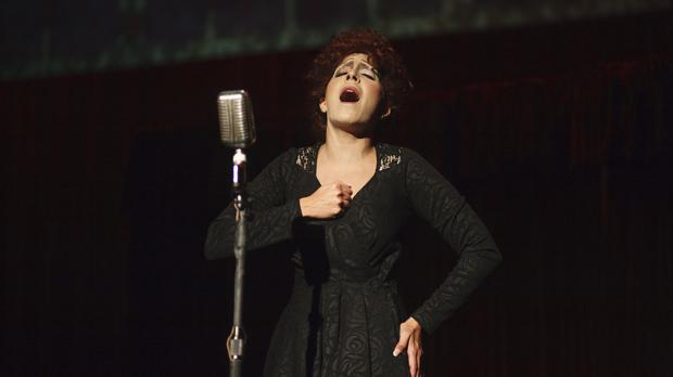 Mariaca Semprún, como Edith Piaf