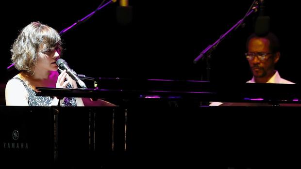 Norah Jones, junto a Brian Blade, en las Noches del Botánico
