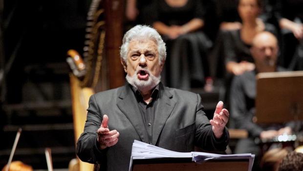 El cantante de ópera Plácido Domingo durante su interpretación de la ópera Thaïs, de Massenet