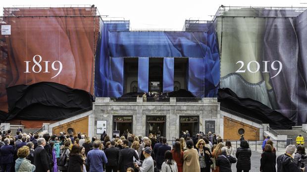 El Museo del Prado cubierto de lonas por los fastos de su bicenteneario