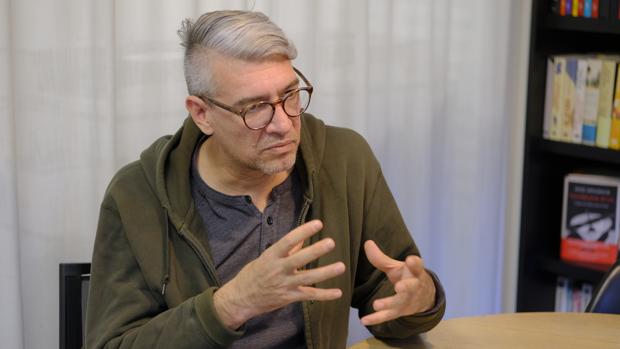Emiliano Monge, durante la entrevista con ABC