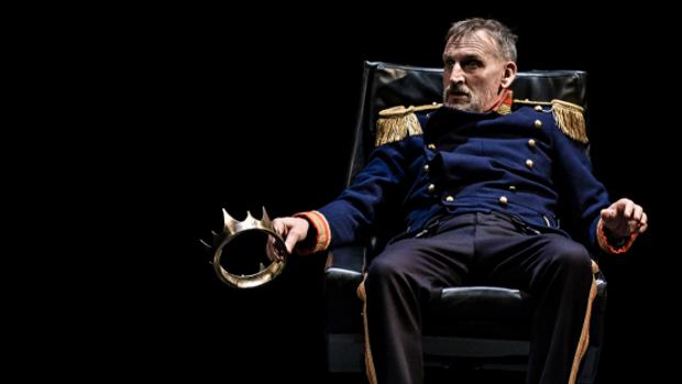 Christopher Eccleston en la producción de «Macbeth» que presentó la Royal Shakespeare Company el año pasado
