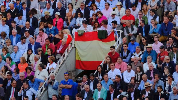 Imagen de los tendidos de Las Ventas, con la bandera de España en la bocana