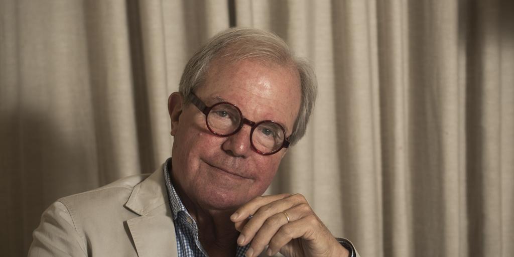 Nicholas Negroponte: «Pensamos en el capitalismo como sinónimo de democracia, pero no es así»