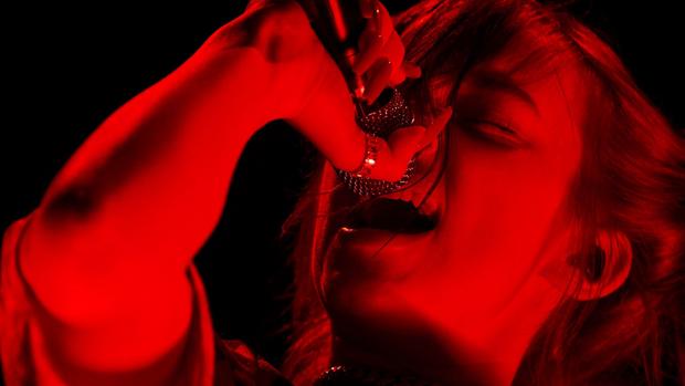 Billie Eilish, el oscuro susurro que hará llorar estadios