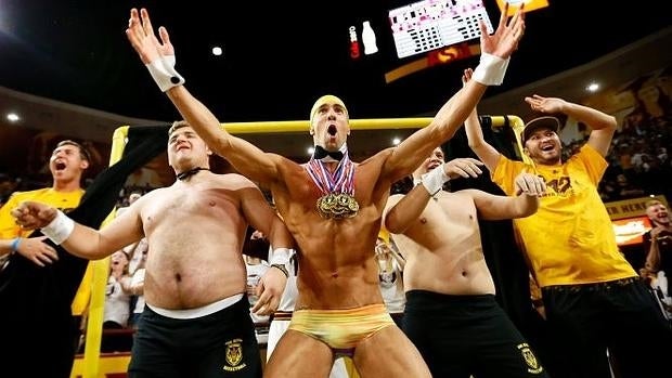 Michael Phelps, en la grada del Wells Fargo Arena, en Arizona
