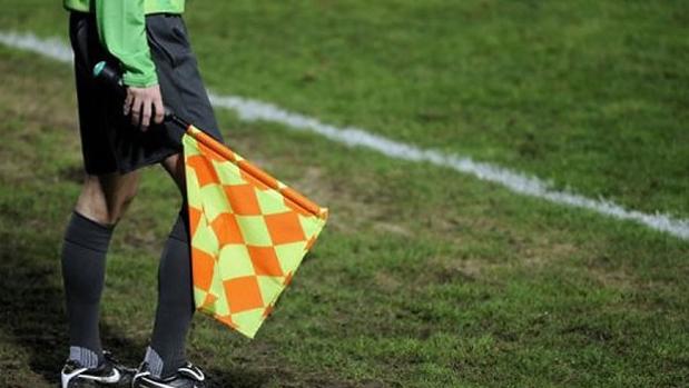Un linier en un partido de categorías inferiores