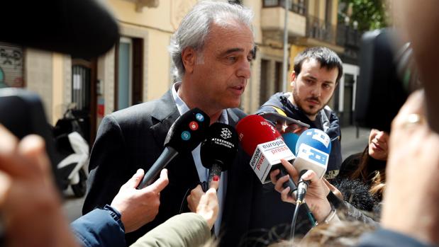 Pau Molins atiende a los medios de comunicación