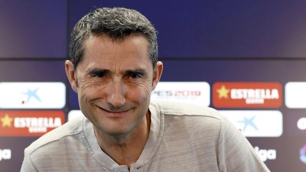 Ernesto Valverde atiende a los medios de comunicación