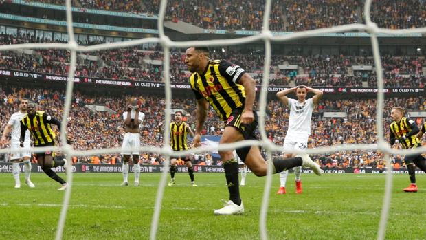 Deeney celebra el penalti que supuso la prórroga en la semifinal de la FA Cup ante el Wolverhampton